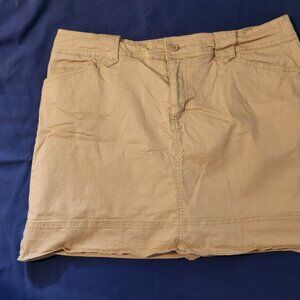 St. John's Bay skort sz 16P beige khaki EUC